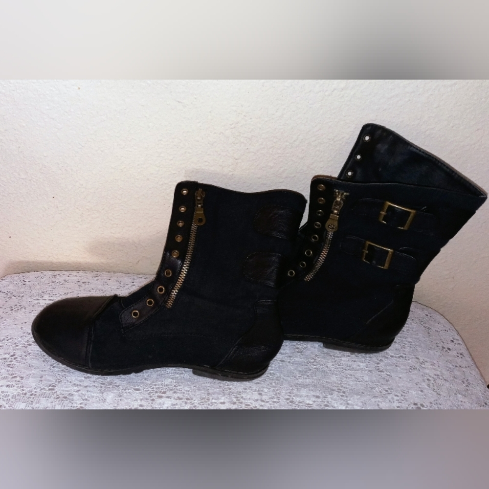GIRLS JAMESE COMBAT BOOTS BY SACRED HEART - SIZE 6 Black Grunge (No Laces)